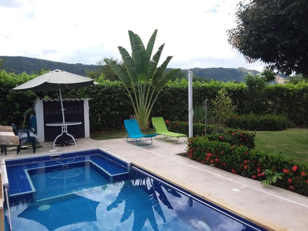 مبيت وإفطار C&H Casa Campestre El Oasis Ricaurte Girardot المظهر الخارجي الصورة