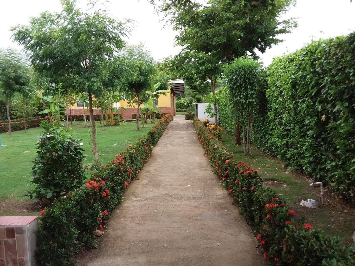 مبيت وإفطار C&H Casa Campestre El Oasis Ricaurte Girardot المظهر الخارجي الصورة