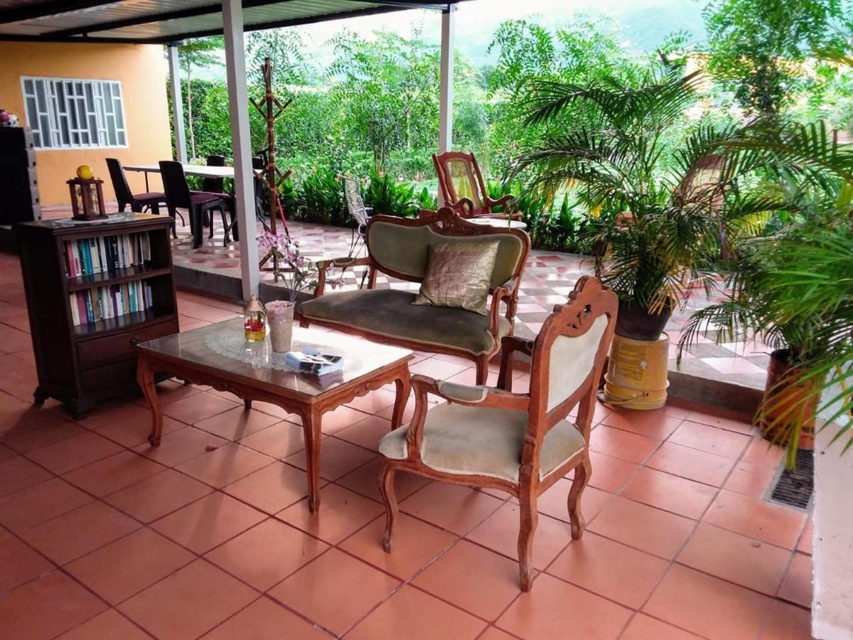 مبيت وإفطار C&H Casa Campestre El Oasis Ricaurte Girardot المظهر الخارجي الصورة