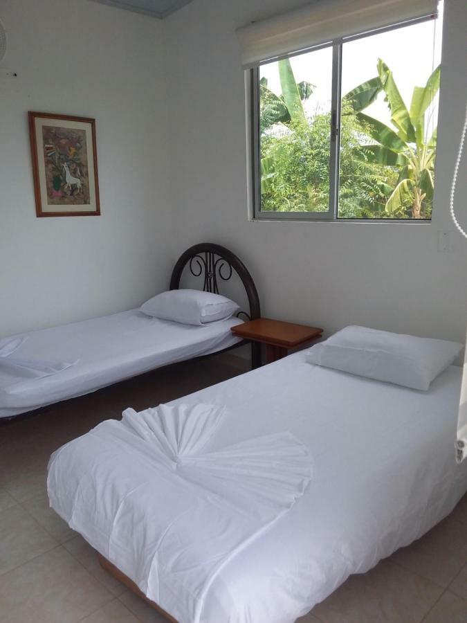 مبيت وإفطار C&H Casa Campestre El Oasis Ricaurte Girardot المظهر الخارجي الصورة