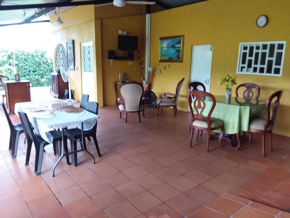 مبيت وإفطار C&H Casa Campestre El Oasis Ricaurte Girardot المظهر الخارجي الصورة